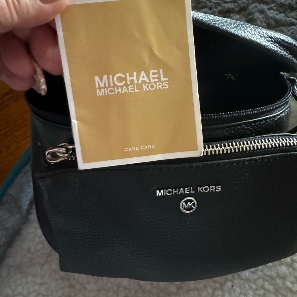 Michael Kors and women’s cross bag